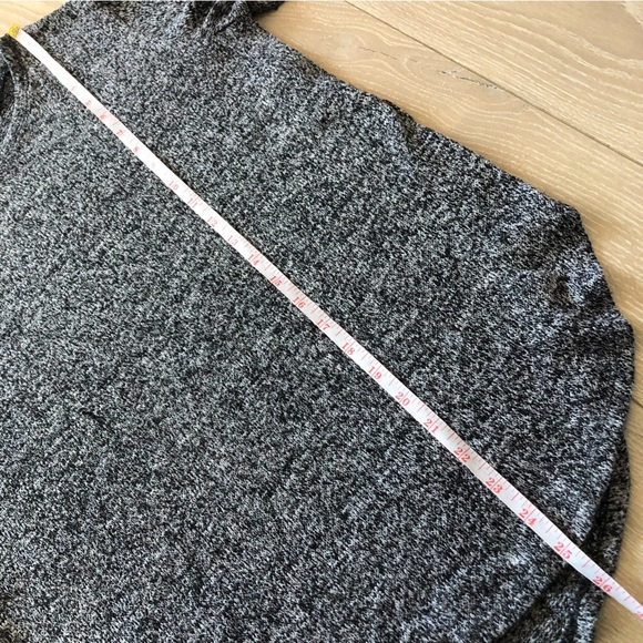 Abercrombie & Fitch Side Slit Marled Knit Long Sleeve  Top in Black&White Size M - Picture 6 of 10